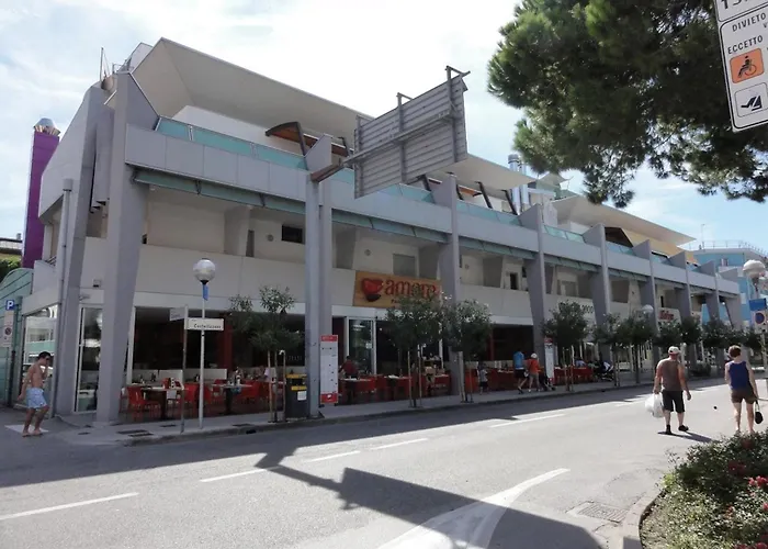 Cozy Near The Lägenhet