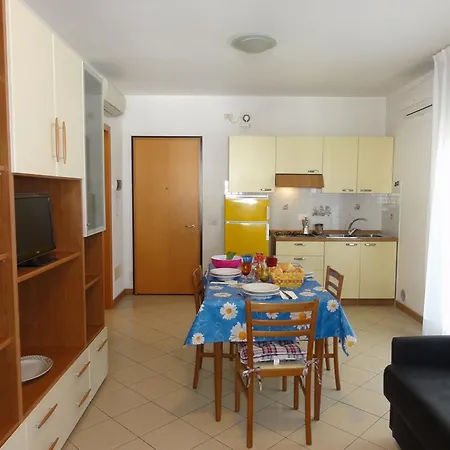 Cozy Near The 아파트